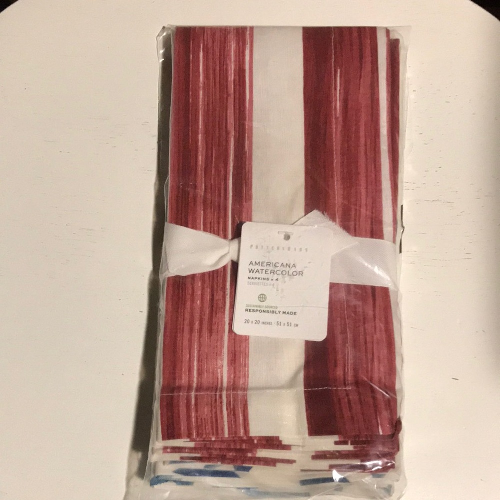 Pottery Barn Americana 🇺🇸 watercolor set of 4 napkins BN